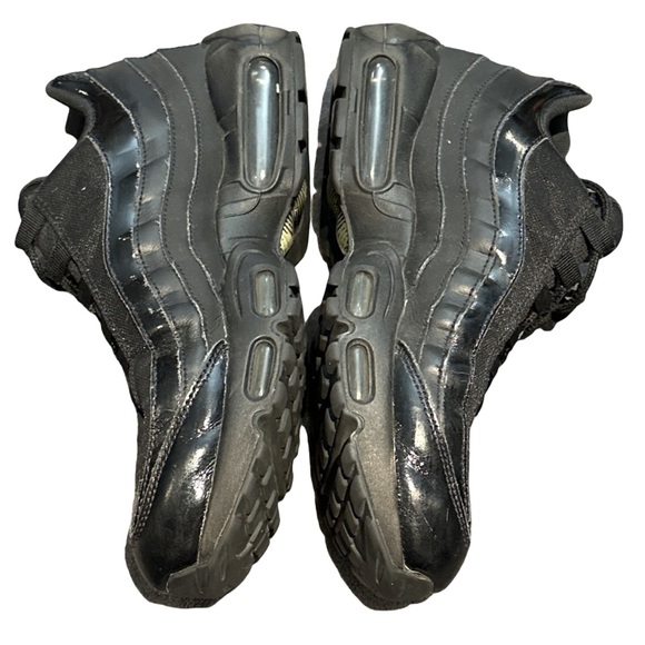 NIKE AIR MAX 95 women's essential "triple black" sneakers, pre-loved, size 9.5. - Picture 6 of 9